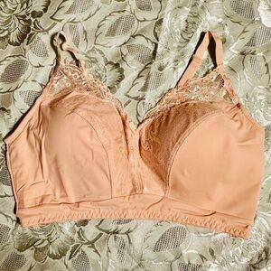 Rhonda Shear Lace Wireless Bra